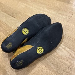 La Sportiva Mens Size 41 (US 8.5) Lace Up Rock Climbing Shoes Womens 9.5