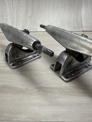 Set Gullwing Charger 50° Neil Carver 9″ Skateboard Trucks