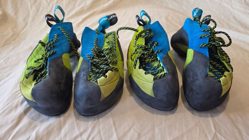 2 Pair of Scarpa Mago Lace Climbing Shoes (Size 40.5EU, 7-2/3M, 8-2/3W)