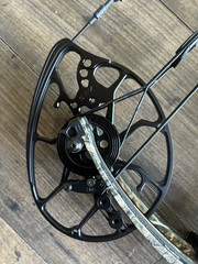 Mathews Lift 29.5 Compound Bow in Sub-Alpine Camo RH 29″ 70# 348fps!