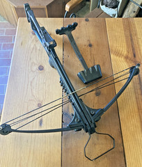 Barnett RC 150 classic lightweight compound compact crossbow w/2 bolts black