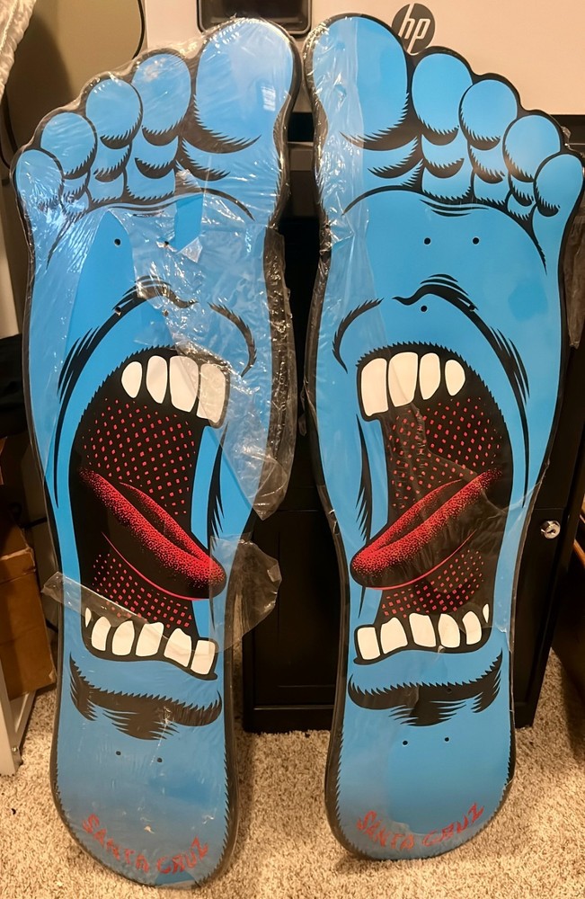 MINT NOS 2010 Santa Cruz Screaming Foot Matching Set left & right