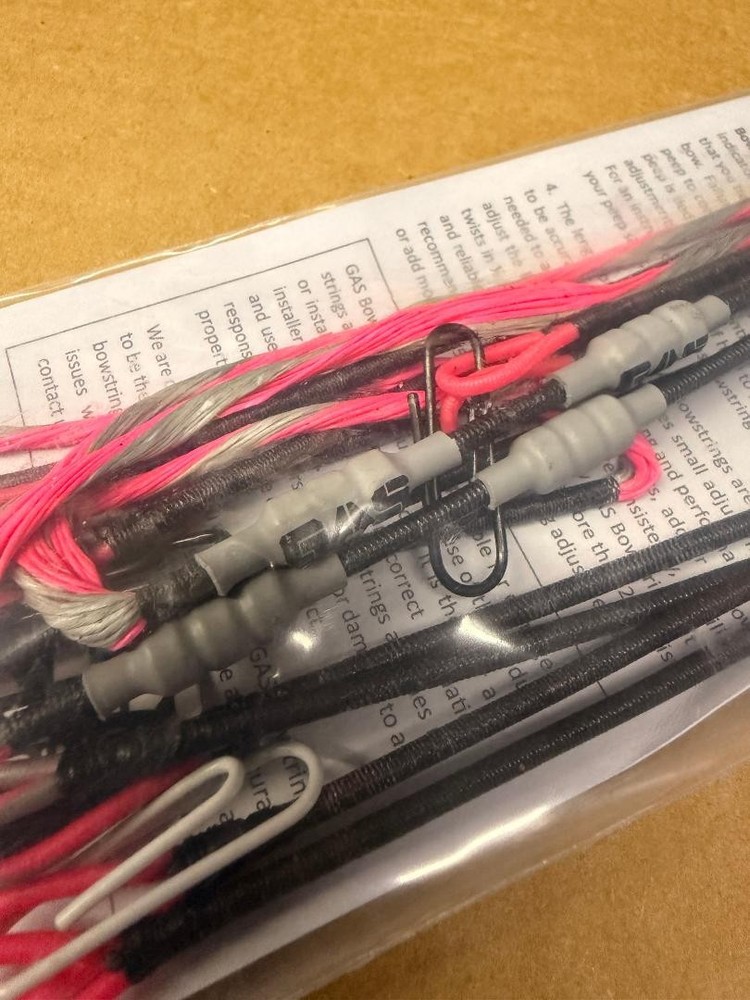 NEW Gas Bowstrings Hoyt RX-9 RX10 Strings w/Speed Nocks PINK & GREY Tombstone