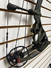 NEW Bowtech Carbon One in OD Green Right Hand 70# 25.5-30.5″ Compound Bow