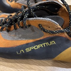 La Sportiva Mens Size 41 (US 8.5) Lace Up Rock Climbing Shoes Womens 9.5