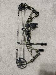 Hoyt VTM 34 Compound Bow Camo Black Archery Hunting Bow Men with Accessories