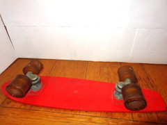 VINTAGE 70`s RED HEAVY DUTY PLASTIC 23in SKATEBOARD NEWPORTER-STOKER WHEELS -C19