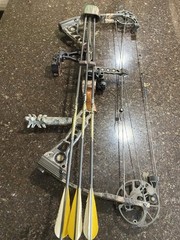 Mathews SoloCam left Hand Bow Hunting Compound Bow 70lb 29in Draw.