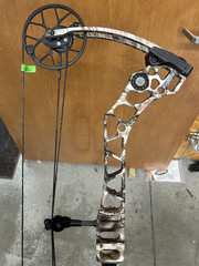 Mathews No Cam HTX Compound Bow RH 29″ 70lb Lost XD New! 1828243