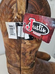 Men’s 8.5 D Justin Distressed Western Boot NEW With Tags