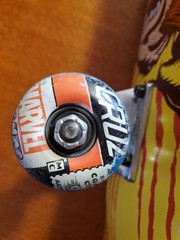 SANTA CRUZ X MARVEL «WOLVERINE SCREAMING HAND» SKATEBOARD