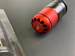 Avengers 40mm Airsoft Gas Shell (Model: 84rd Shower / Red Matte)