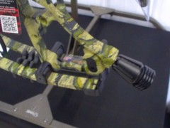 NEW Hoyt Vtm 31 Right Hand 60-70 Lbs. Drawlength Set At 29.5 camo color
