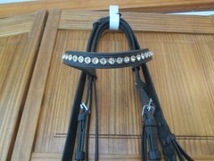 BLACK ENGLISH LEATHER BRIDLE WITH CRYSTAL BROW BAND, FULL CHEEK BIT, LACED REINS