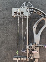 2024 PSE Nock 30 ES RH Hunting Bow Pkg(Nice!Read!) 60-70lbs 28.5-31in Draw Black