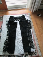 EQUIP-GRIP MEDIUM WOMENSWESTERN SHOW BLACK SUEDE FRINGE CHAPS WAIST 30″-34″