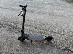Electric Scooter for Teen/Adult – Foldable, Dual Suspension, Ideal Commute APP