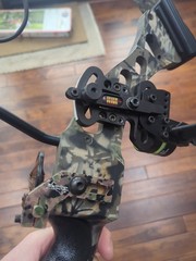 PSE Typhoon Mossy Oak Camouflage Compound Bow 60 Lb Draw 26 In To 31 In 1435426
