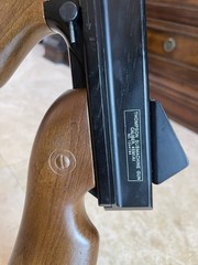Thompson Submachine Air Gun 45MIAl No.1244194 in Black and Imitation Wood BB Gun