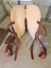 A Good Used 17″ Brown Color Simco Pleasure Trail Saddle #8250