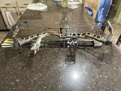 Mathews SoloCam left Hand Bow Hunting Compound Bow 70lb 29in Draw.