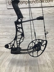 Used Mathews Lift X 29.5 Right Hand Black riser/Bottomlands limbs Bow 30/70