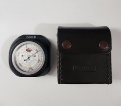 Thommen Swiss Altimeter mint condition clean vintage 15000 feet w/Leather Case