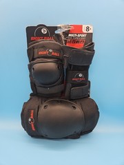NEW Eight Ball Kids 8+ Wrist Knee Elbow Pads Multi Sport Protective Pad Set BlK