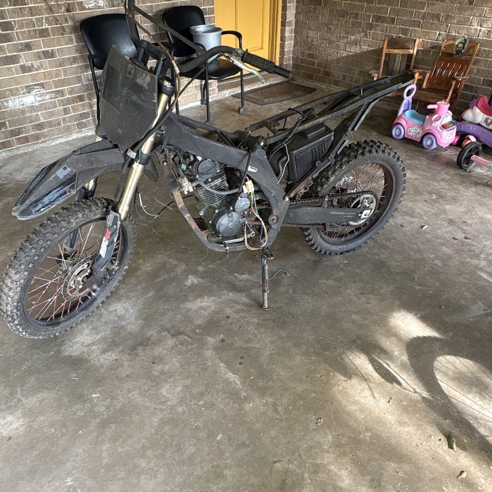 Zhenjiang Apollo motorcycle 2015 need wires, brakes, good compression n much mor