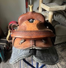 Simco Western Barrel Saddle 14.5” Seat, Good Condition, Ready to Ride!