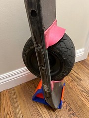 PINT-S-X Onewheel Stand/Charge holder CHOICE Factory Blems