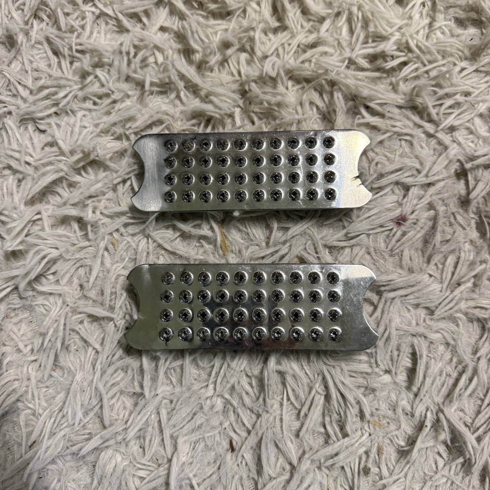English Horseback Riding Grater Stirrup Iron Pads