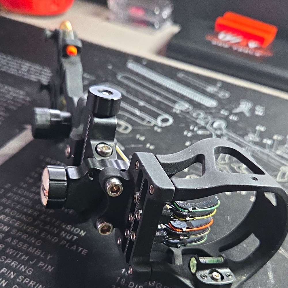 APEX GEAR Black 5-Pin Fixed Pin Fiber Optic Bow Sight for Compound Bow