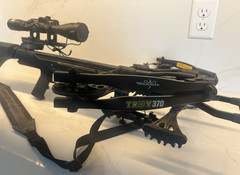 SAS Troy 370 Crossbow 4×32 Scope 185-pound compound crossbow 370 FPS