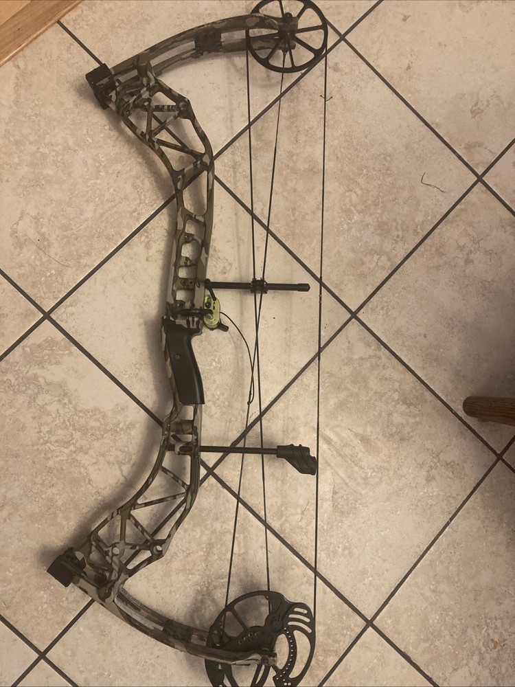 Bear Adapt THP + RH Camo 45-60lb