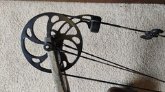 Mathews Legacy Solo Cam Compound Bow RH 60-70lbs Realtree Camo w/ drop away rest