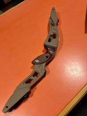 WNS Black Elk 21” ILF Riser W/ TRADTECH BlackMax 2.0 Limbs