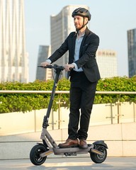 Off-road Electric Scooter Adults 1000W Folding E-Scooter with APP 31MPH 48V 13Ah