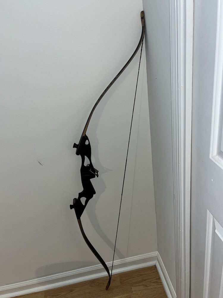 Muzzy Addict Recurve Bow 58” 40lb Takedown Bow Bowfishing