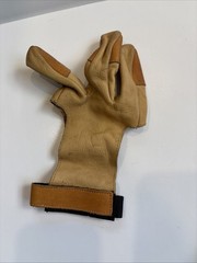 Camo Archery Target Quiver With Belt & 3 Finger Glove