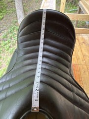 19” BLACK PADDED RIBBED RIDING SADDLE Used