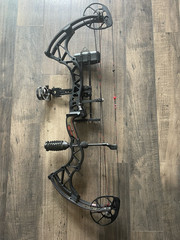Bowtech Invasion CPX RH Ready to Hunt Package 70# 26-30″ 343fps!