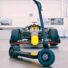 RED BULL Oracle / Formula 1 e-Scooter Carbon Edition BRAND NEW IN BOX!!!
