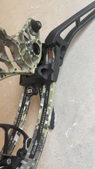 Mathews V3 27 RH Bow w/ Sight, Stabilizer, Quiver, SKB Case 29.5″ draw, 60#