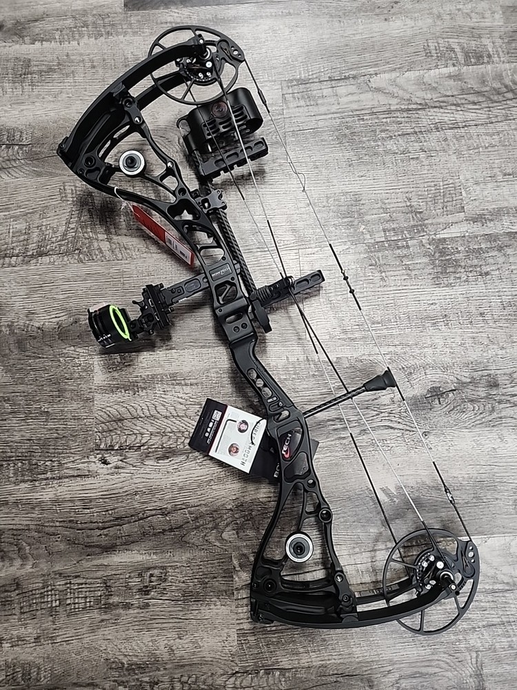 Bowtech Core SS Package – Right Hand – 26-31″ draw – 60-70LBS – Black