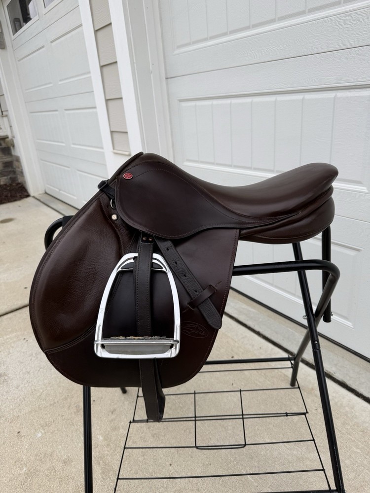 Courbette Alpina Brown Close Contact Jumping English Saddle 16.5