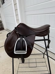Courbette Alpina Brown Close Contact Jumping English Saddle 16.5