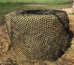 Tech Equestrian Upgraded 45mm Thick Round Bale Slow Feed Hay Net 5×4 Hole_Siz…