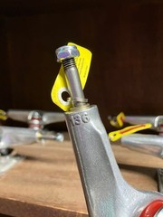 Unused itemINDEPENDENTIndependent STAGE4 truck 136sk8