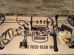 Bear Archery Adult Compound Bow, Legit RTH – AV13A21017R